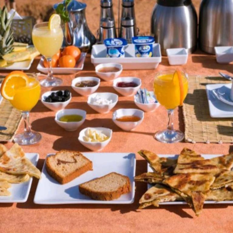 Ahlam Luxury Camp Hotel เมอร์ซูกา ภายนอก รูปภาพ