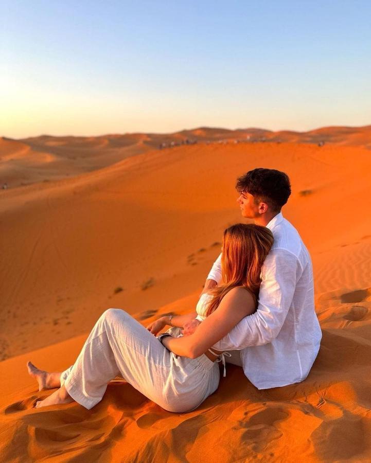 Ahlam Luxury Camp Hotel เมอร์ซูกา ภายนอก รูปภาพ
